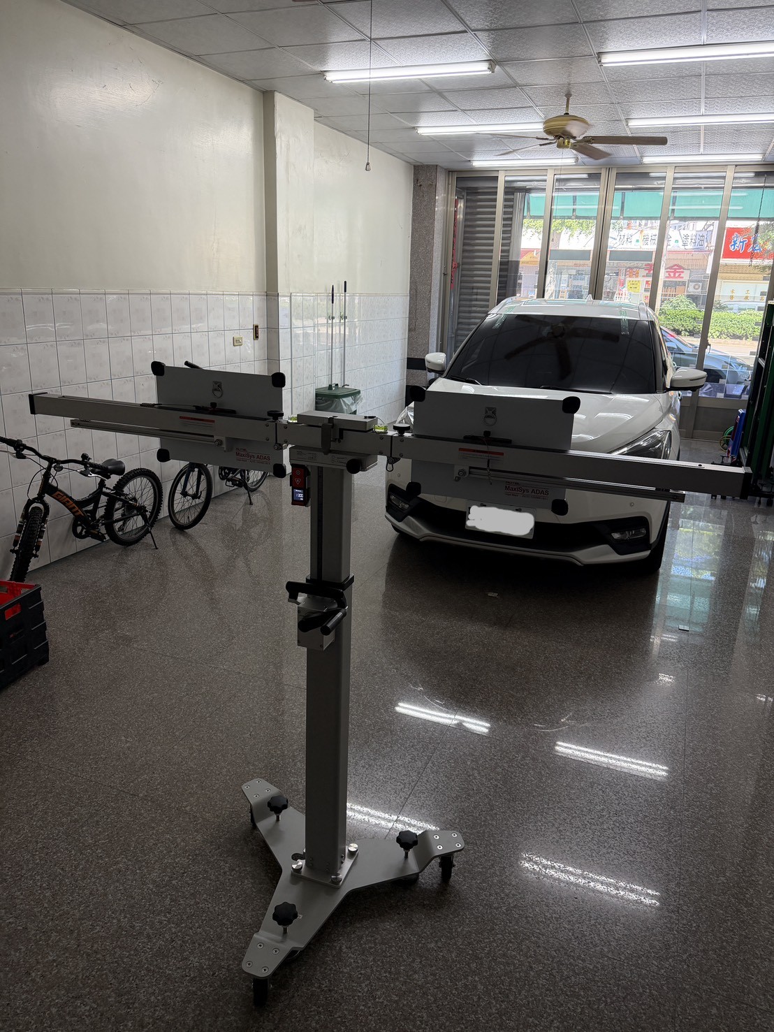 NISSAN 2018kICKS 前擋玻璃更換|ADAS前識別攝影機定位校正